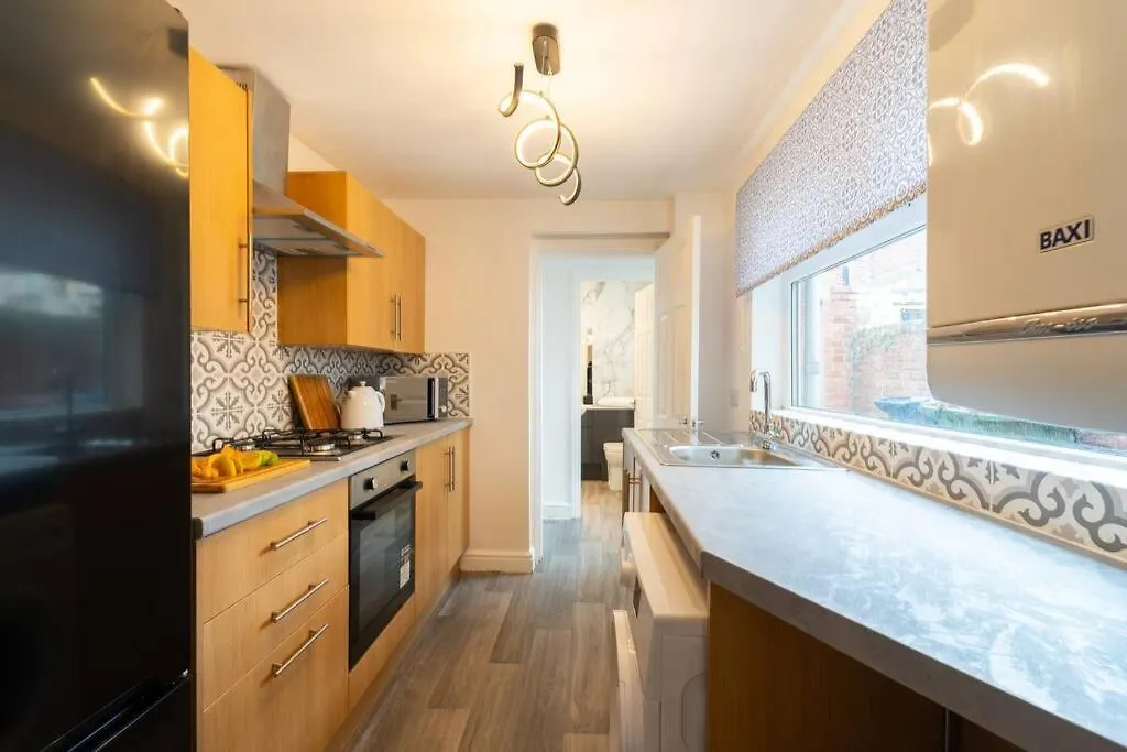 Hanson House - Prime Location - Free Parking, Fast Wifi, Smarttv With Netflix By Yoko Property 레드카 영국