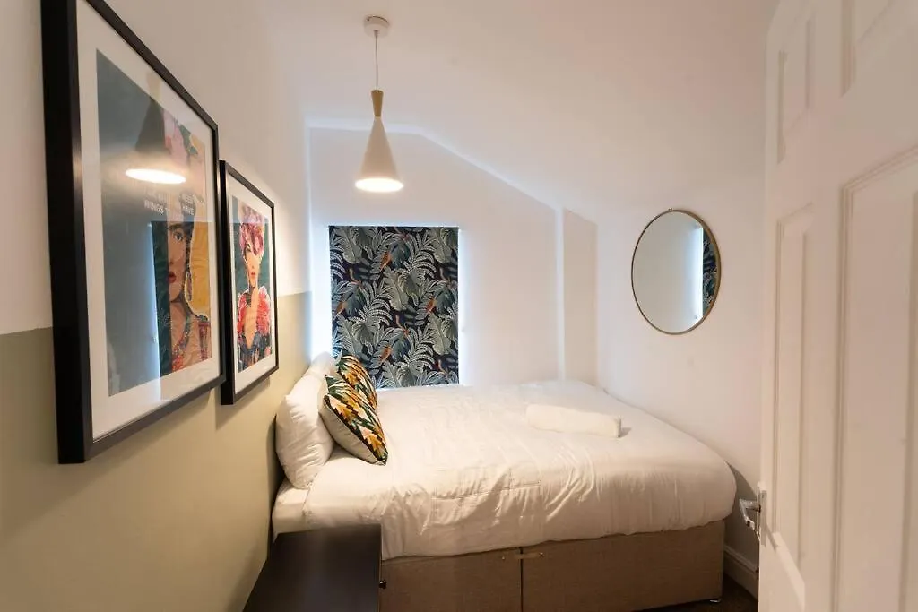 Hanson House - Prime Location - Free Parking, Fast Wifi, Smarttv With Netflix By Yoko Property 레드카 펜션